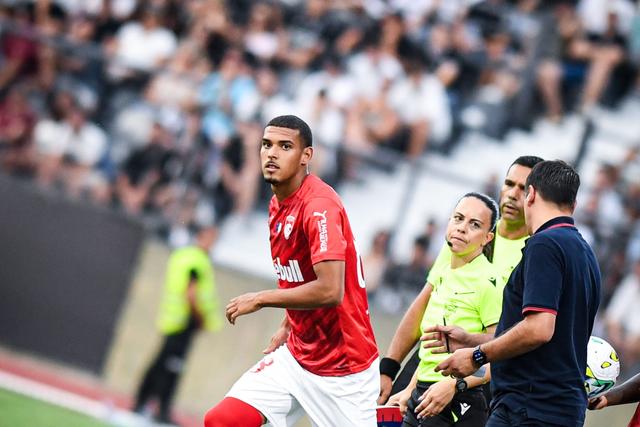 Hiago Santos fez a estreia na Liga em Viseu. -Foto: SANTA CLARA