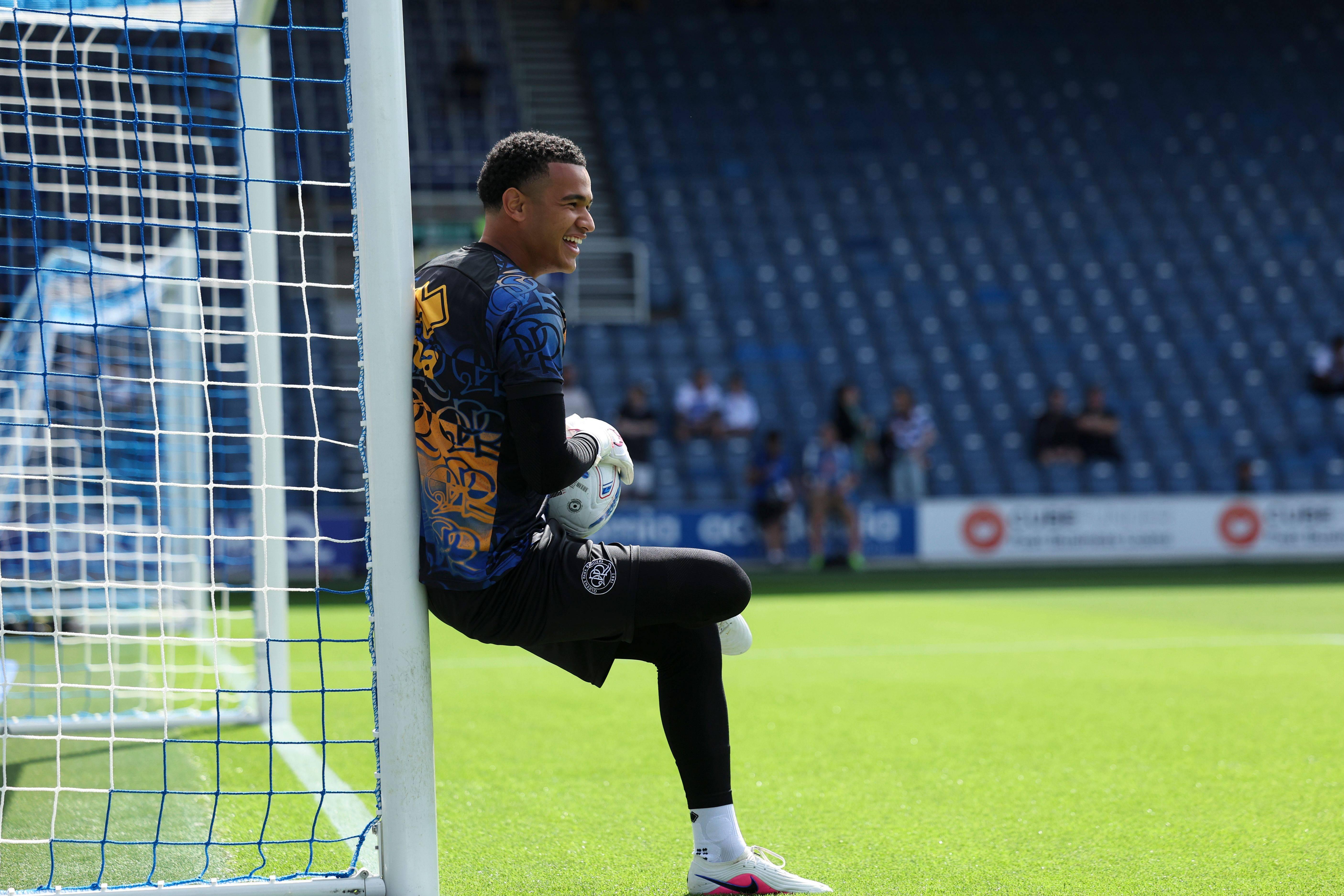 Pierce Charles, guarda-redes inglês de 20 anos, foi contratado por 3,5 milhões de euros ao Sheffield Wednesday e emprestado ao Queens Park Rangers - Foto: Imago