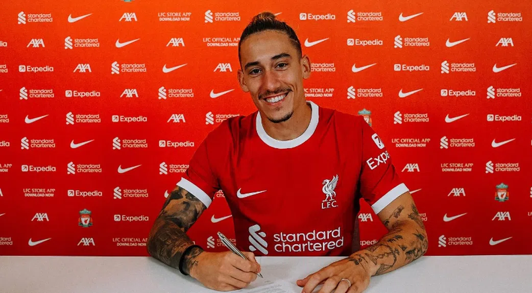 Tsimikas tatua Jota! Liverpool no coração