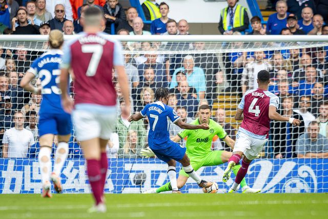 A monumental exibição de Emiliano Martínez diante do Chelsea (vídeo)