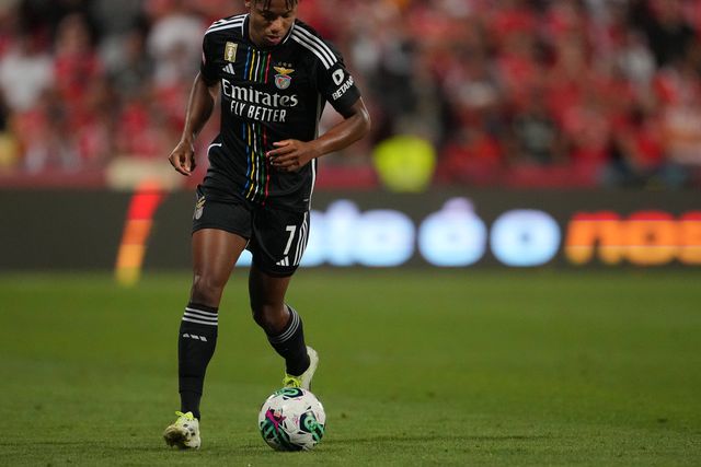Vídeo: David Neres vibra com São Paulo a ganhar a Taça do Brasil