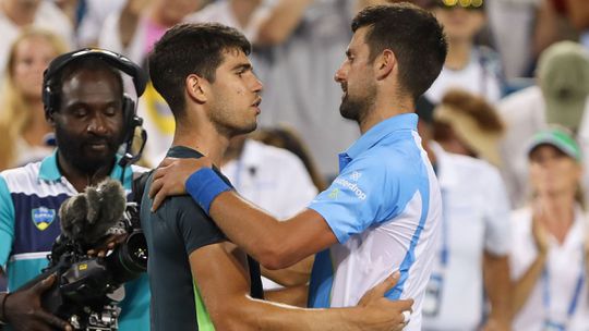 Alcaraz sobre treino com Djokovic: «Melhor forma de preparar o torneio era treinar com o melhor»