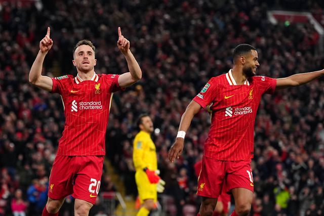 Diogo Jota decisivo na goleada do Liverpool para a Taça da Liga