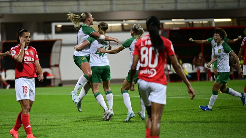 Benfica-Hammarby, suecas marcam em tempo de compensação