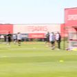 Mourinho abriu o treino e fez questão de cumprimentar os jornalistas