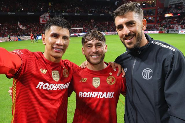 Paulinho leva a bola para casa: hat trick na goleada do Toluca ao Monterrey