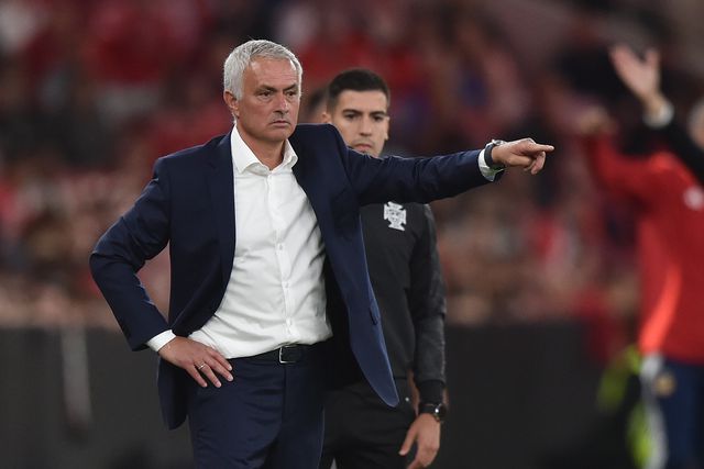 Do silêncio de Lage ao ruído de Mourinho