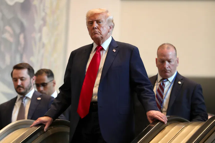 Trump transforma Casa Branca em ringue!