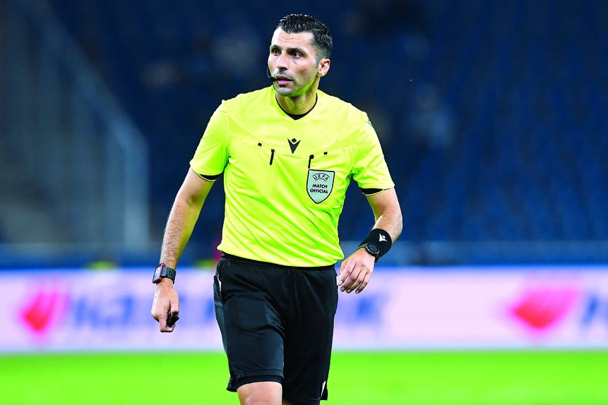 Vassilis Fotias, árbitro grego de 36 anos, dirigiu o Salzburgo-FC Porto