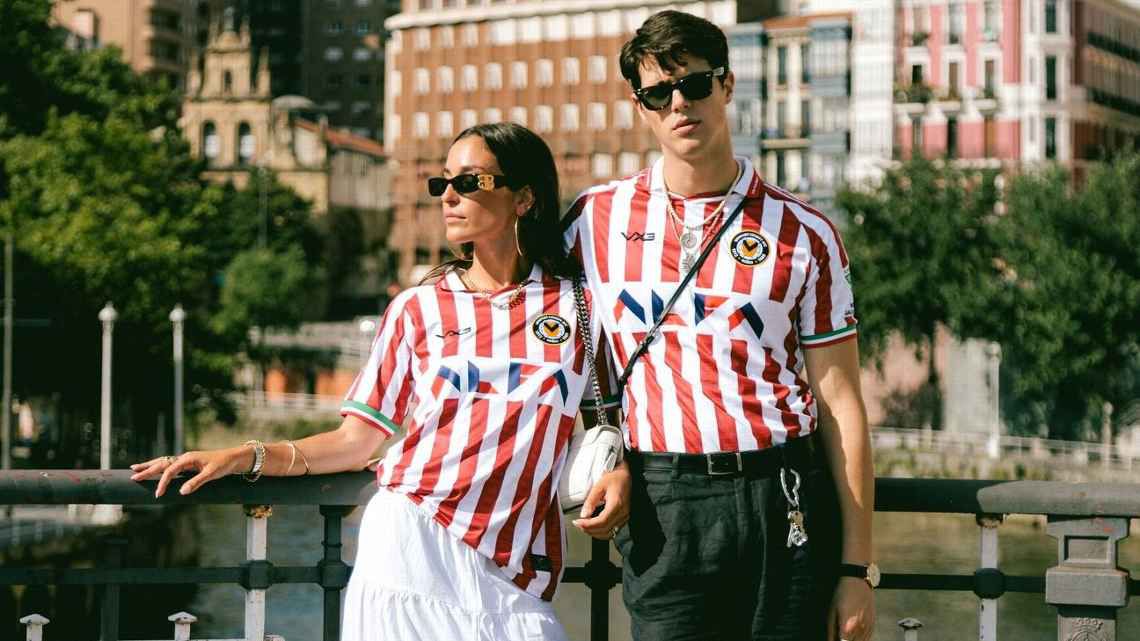 Camisola é lançada em parceria com o Athletic Bilbao, celebrando laços de amizade desde a Guerra Civil Espanhola, quando 4000 crianças bascas foram acolhidas no Reino Unido