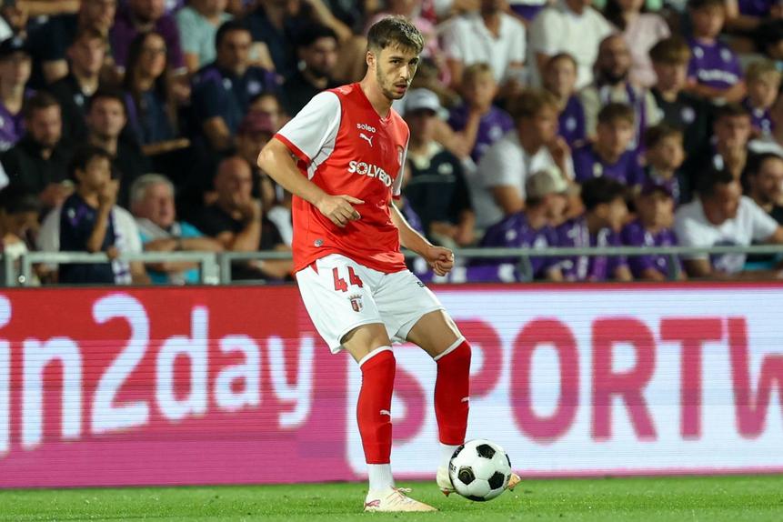 Bajrami com a camisola do SC Braga
