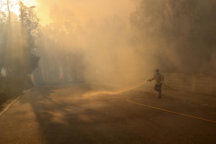 Incêndio - foto : PAULO NOVAIS/LUSA