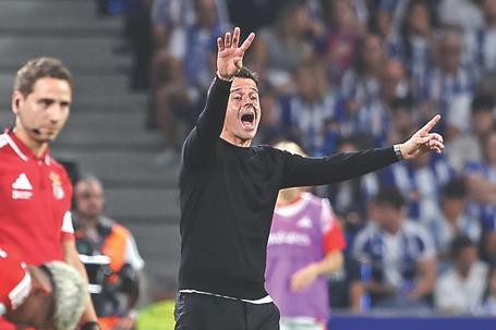 Marco Silva precisa dos jogadores na melhor condição física para implementar ideia de jogo dominante — Catarina Morais/Kapta+