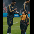 VÍDEO: filho de Matheus pediu autógrafo a Vinícius… mas não tinha caneta