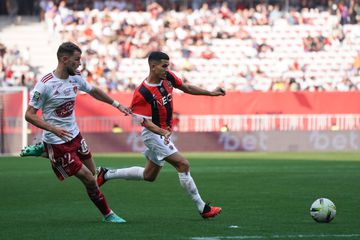 Youcef Atal suspenso sete jogos pela liga francesa