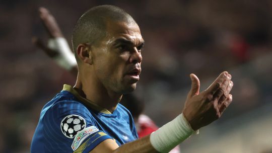 FC Porto: Pepe ainda em gestão