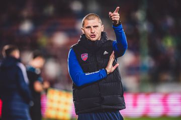 Treinador do Raków sobre jogo com o Sporting: «Temos os nossos argumentos»