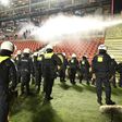 Vídeo: FC Porto ficou retido no estádio na noite em que os adeptos belgas levaram dois 'banhos'