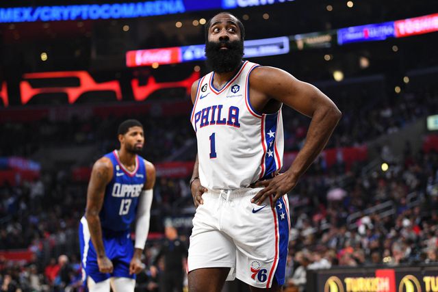 NBA: em guerra com os Sixers, James Harden volta aos treinos