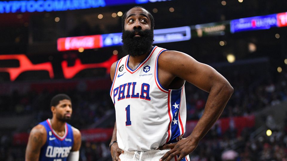 NBA: em guerra com os Sixers, James Harden volta aos treinos