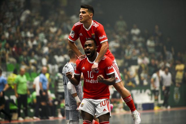 Benfica empata com Etoile Lavalloise na estreia na Liga dos Campeões