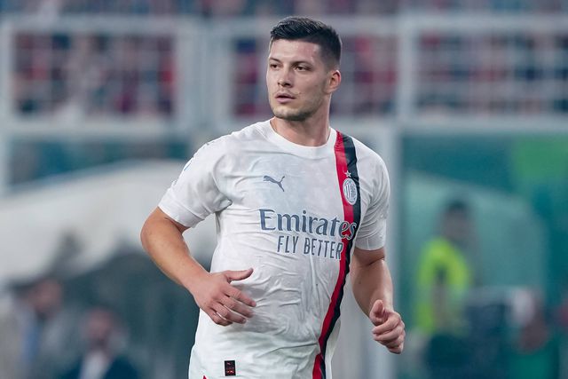 Jovic lesionou-se… enquanto aquecia para entrar