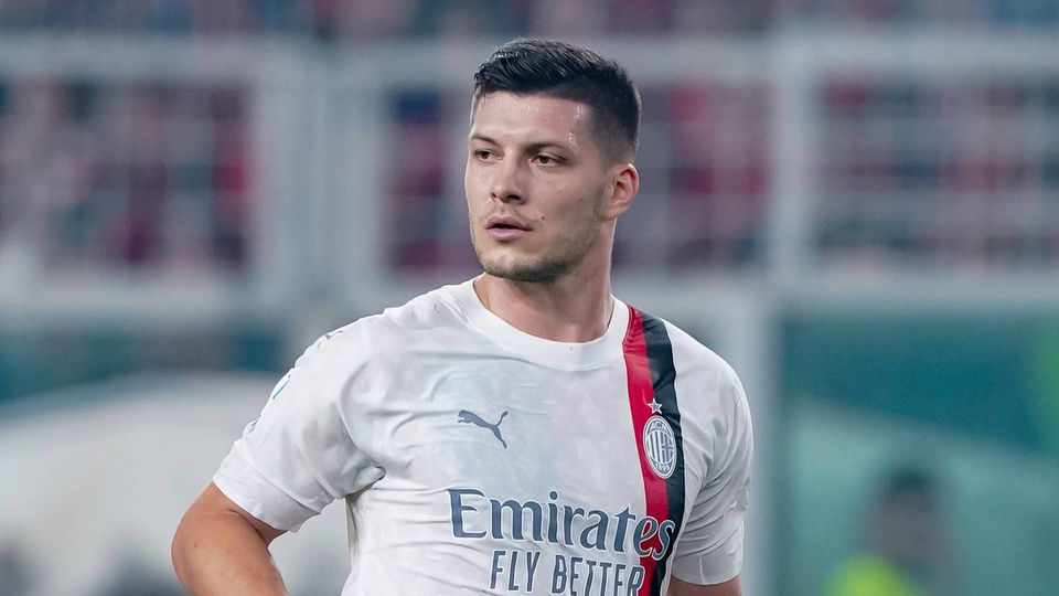 Jovic lesionou-se… enquanto aquecia para entrar