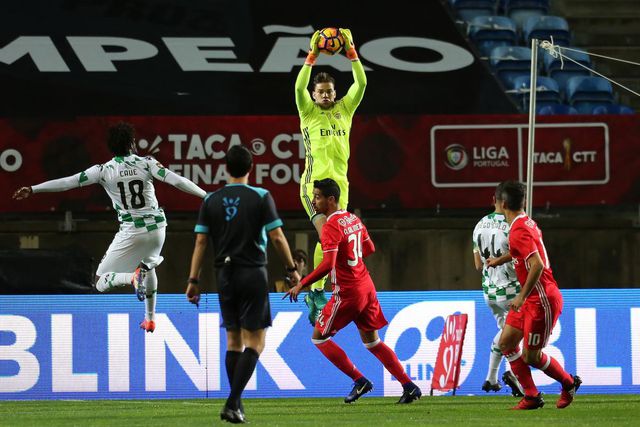 Ederson agradece o carinho dos adeptos encarnados