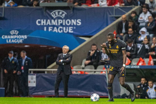 «Aos 40 minutos de jogo ainda estavam adeptos fora do estádio»