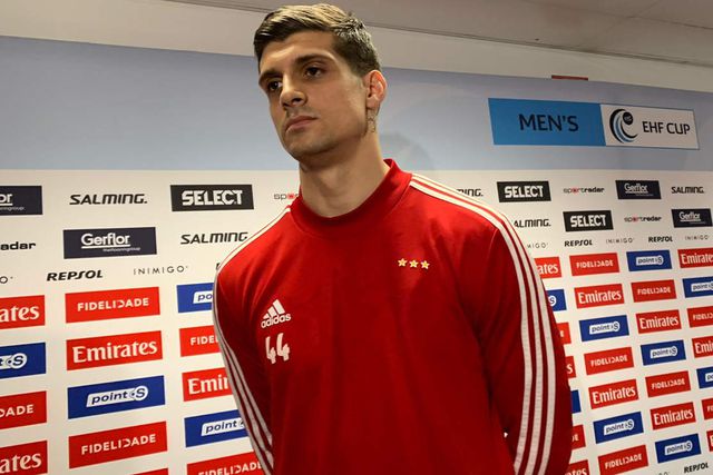 Djordjic pára quatro a seis semanas