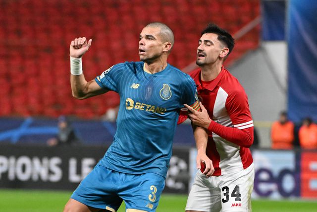 Pepe tornou-se o jogador de campo mais velho a jogar a Liga dos Campeões