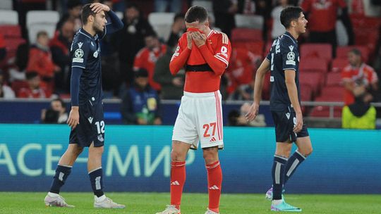 O que dizem do Benfica: «Noite de pesadelo», «baile» e a «deceção da Champions»