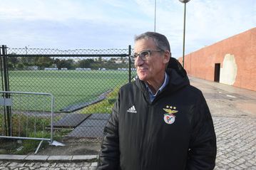 Diretor-geral do Benfica Campus diz que Roger Schmidt «é sempre elogioso e o principal cliente da formação»