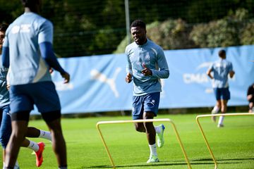 Liga Francesa dá razão a Mbemba e Marselha tem de o reembolsar