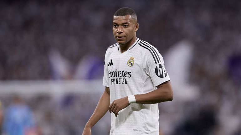 Aguero critica Mbappé: «Já não se vê o jogador do PSG»