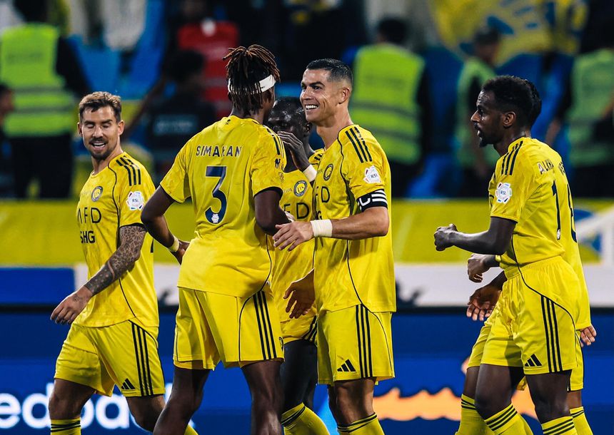 Cristiano Ronaldo sorridente após marcar - Foto: Al Nassr/X