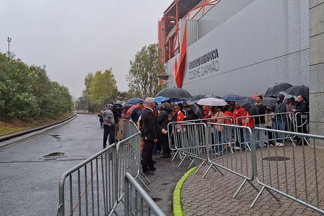 Abertura das portas no Pavilhão da Luz às 8h30