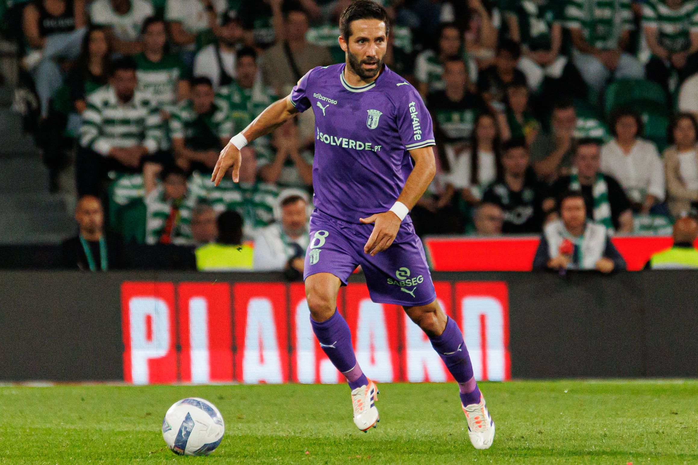 Joao Moutinho no jogo com o Sporting