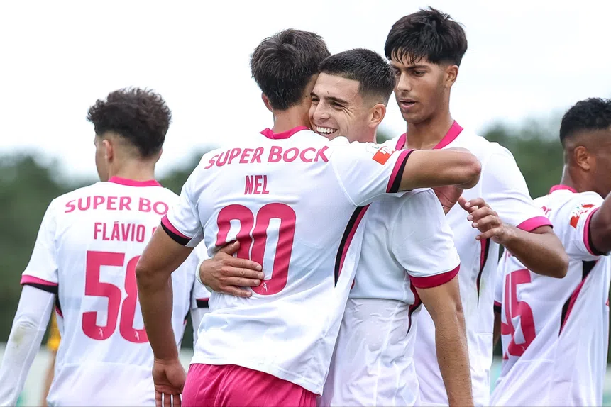 Sporting B esmaga, Lourosa perde a cabeça!