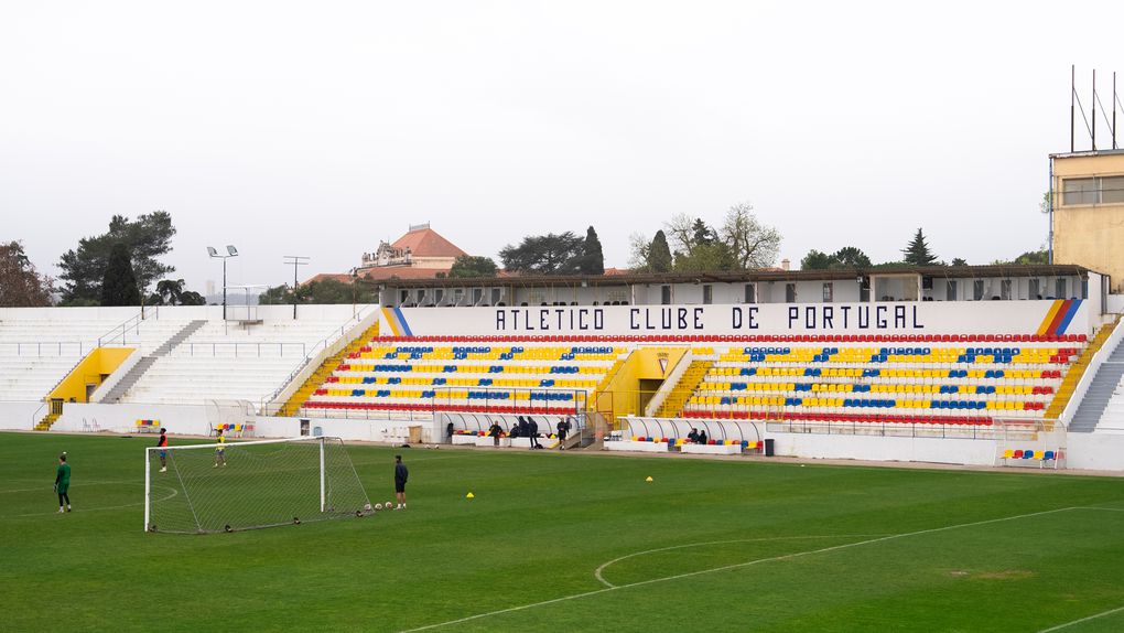 Estádio da Tapadinha não reúne condições para receber jogo com o Benfica (Foto Breno Barison)