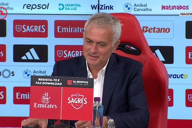 Mourinho dá os parabéns aos benfiquistas: «Um recorde do Mundo por goleada»