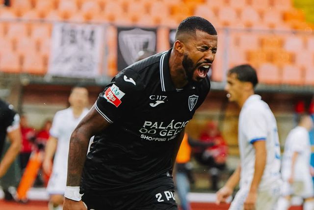 André Clóvis apontou o único golo da partida - Fotografia: Académico de Viseu