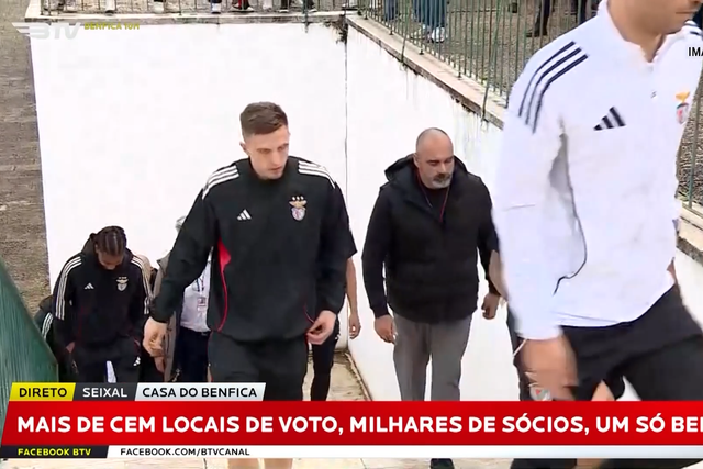 Jogadores e equipa técnica votaram na Casa do Benfica do Seixal
