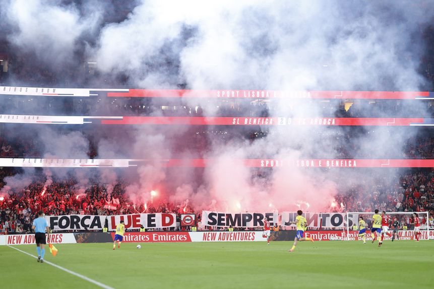 Adeptos a apoiar o Benfica - Foto: Kapta+