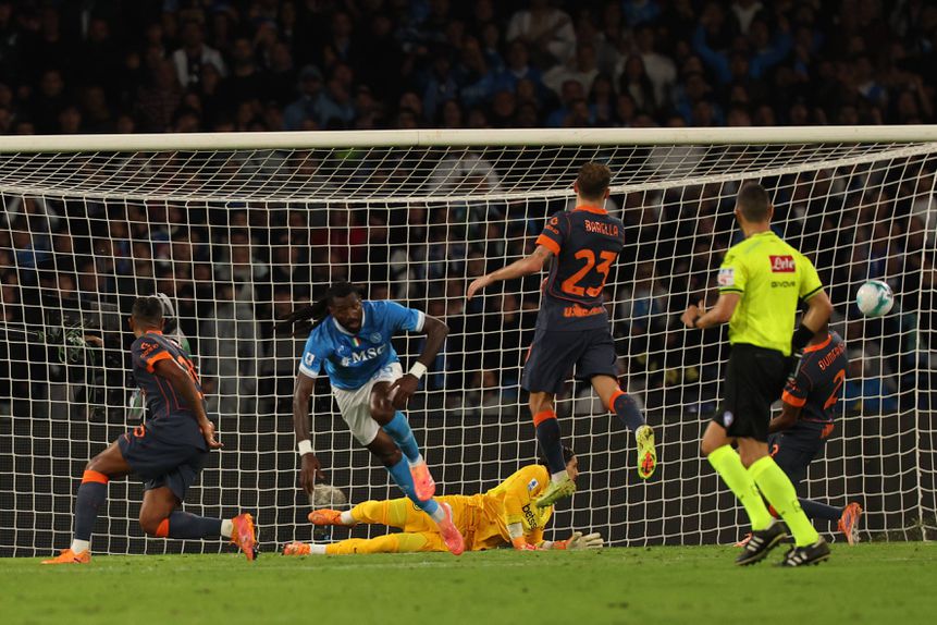 Anguissa celebra o terceiro golo do Nápoles diante do Inter