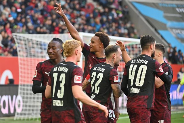 Festejos do RB Leipzig no jogo frente ao Augsburgo