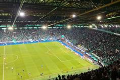 Jogadores do Sporting agradecem aos adeptos após derrota