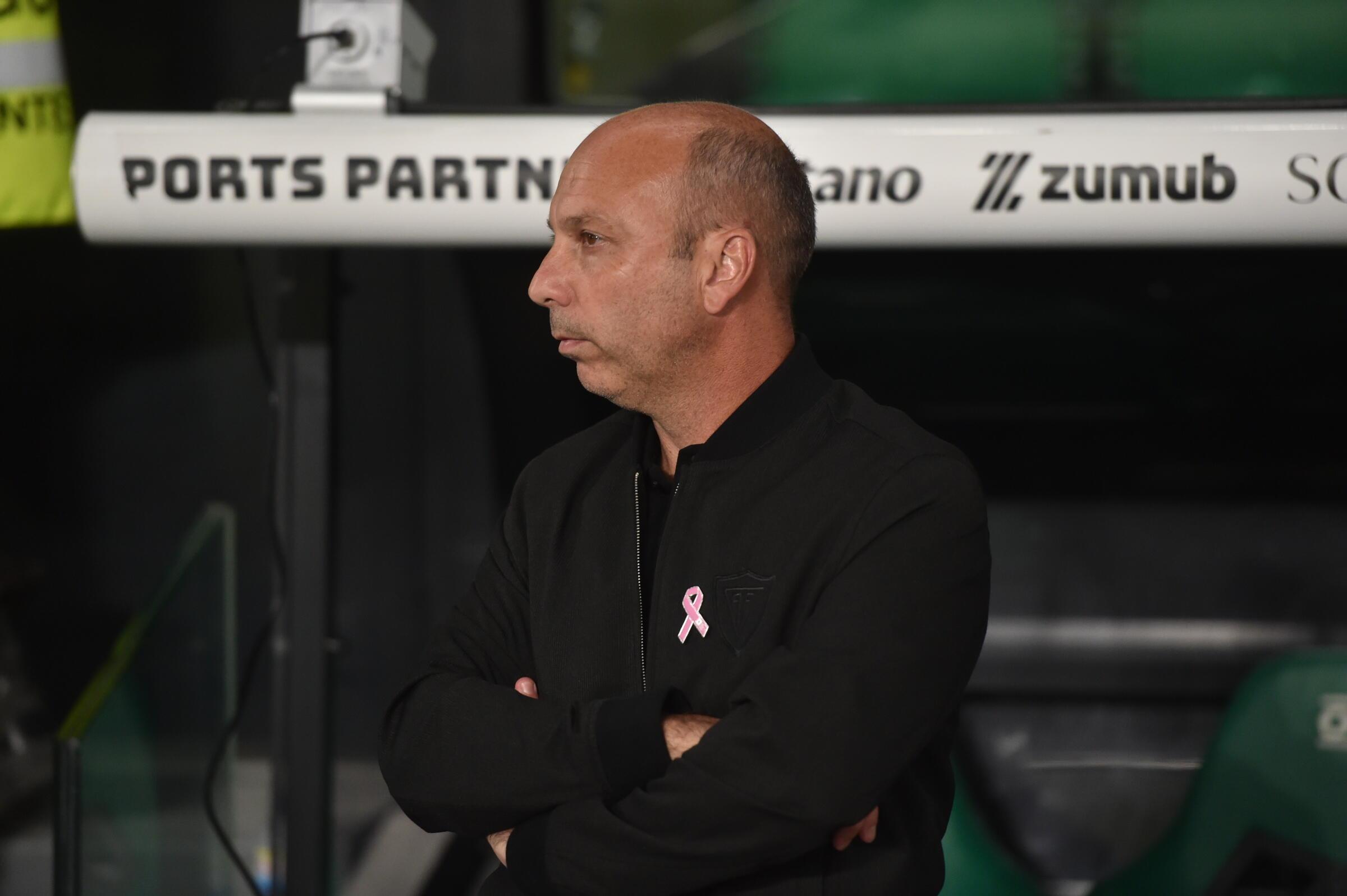Bruno Pinheiro no Sporting-Académico de Viseu (foto: Miguel Nunes)