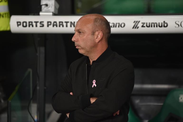 Bruno Pinheiro no Sporting-Académico de Viseu (foto: Miguel Nunes)