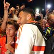 Pavlidis, ponta de lança do Benfica, à chegada ao hotel em Ponta Delgada, nos Açores (foto: SL Benfica)